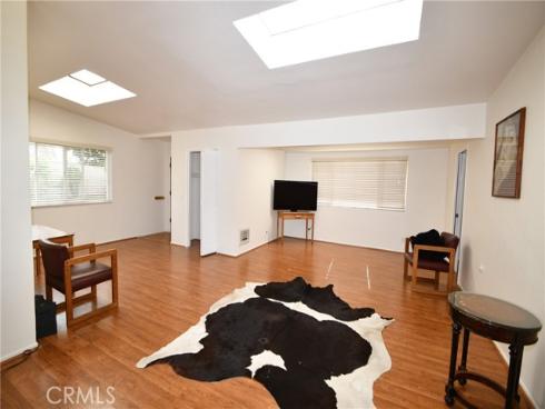 1842  Thunderbird  1A  Drive, Seal Beach, CA