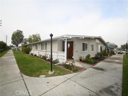 1842  Thunderbird  1A  Drive, Seal Beach, CA