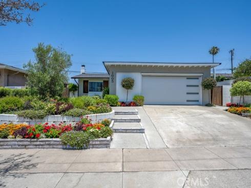 1005 Driftwood Avenue, Seal Beach, CA
