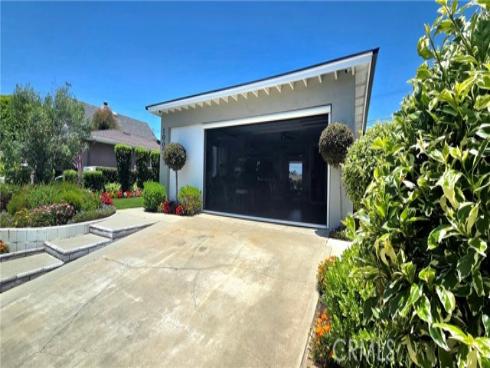 1005 Driftwood Avenue, Seal Beach, CA