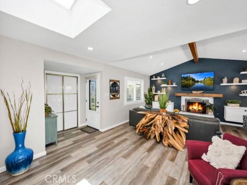 1005 Driftwood Avenue, Seal Beach, CA