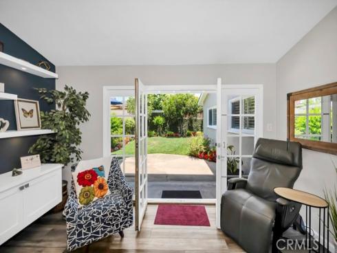 1005 Driftwood Avenue, Seal Beach, CA