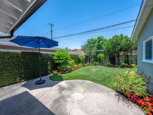 1005 Driftwood Avenue, Seal Beach, CA