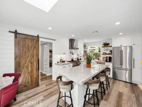 1005 Driftwood Avenue, Seal Beach, CA