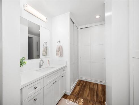 1981 Mckinney 14K WayM-15, Seal Beach, CA