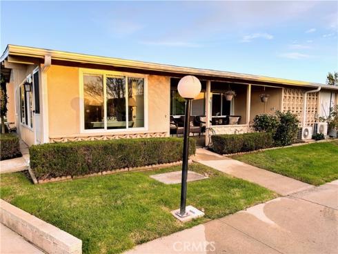 1460 Pelham M5-106F Road, Seal Beach, CA