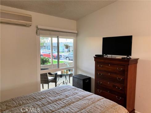 1460 Pelham M5-106F Road, Seal Beach, CA