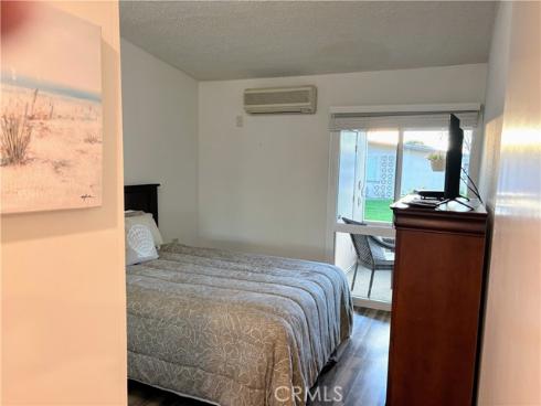 1460 Pelham M5-106F Road, Seal Beach, CA