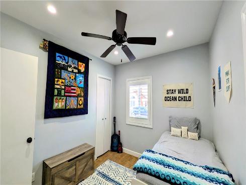 216 15th Street , Seal Beach, CA