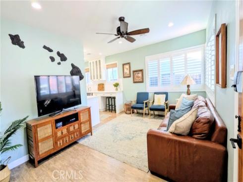 216 15th Street , Seal Beach, CA