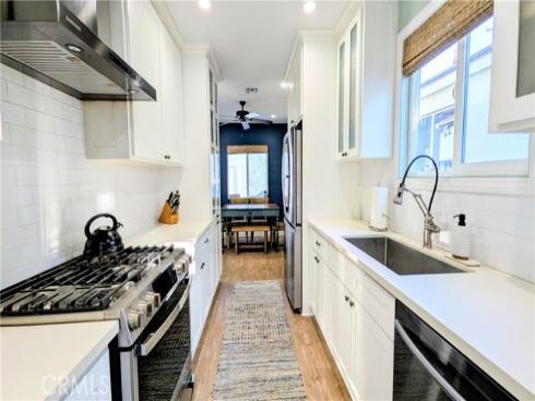 216 15th Street , Seal Beach, CA