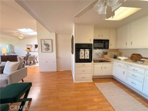 13500  Wentworth  121J  Lane, Seal Beach, CA