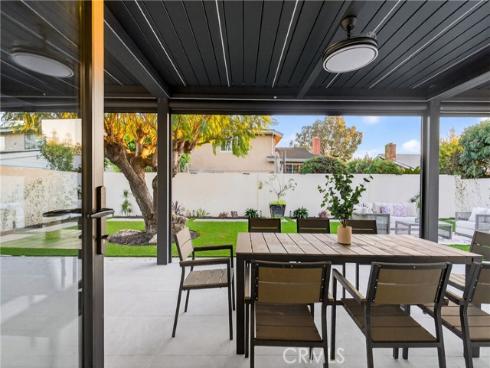 4664 Hazelnut Avenue, Seal Beach, CA