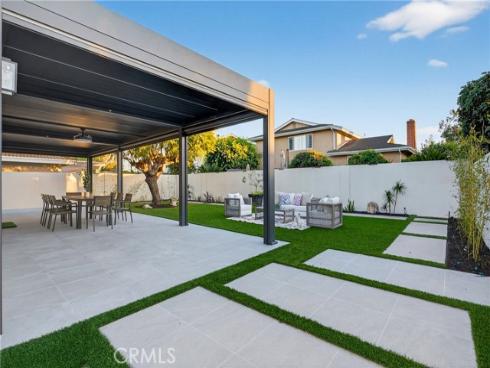 4664 Hazelnut Avenue, Seal Beach, CA