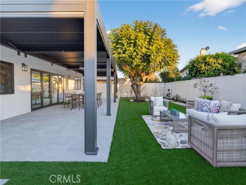 4664 Hazelnut Avenue, Seal Beach, CA