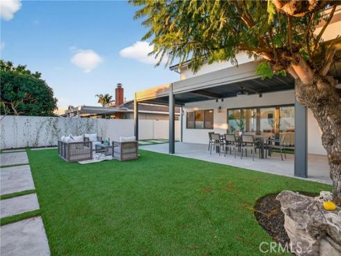 4664 Hazelnut Avenue, Seal Beach, CA