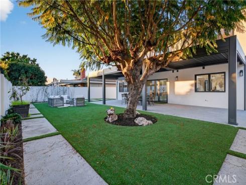 4664 Hazelnut Avenue, Seal Beach, CA