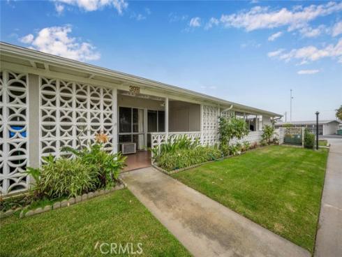 1642 Merion 39H WayM-2, Seal Beach, CA