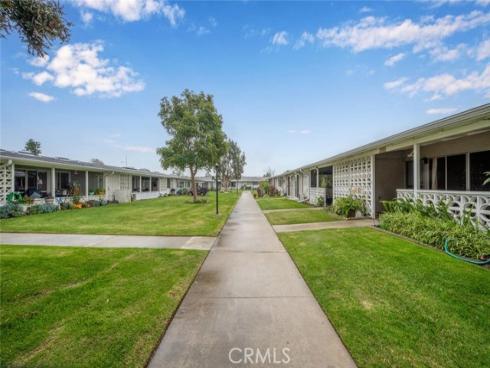 1642 Merion 39H WayM-2, Seal Beach, CA