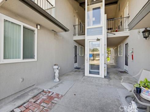 13342  Del Monte  5P , Seal Beach, CA