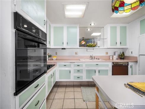 1502  Golden Rain  46J  RoadM-2, Seal Beach, CA