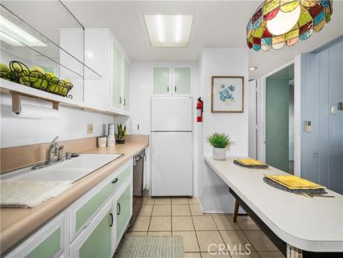 1502  Golden Rain  46J  RoadM-2, Seal Beach, CA