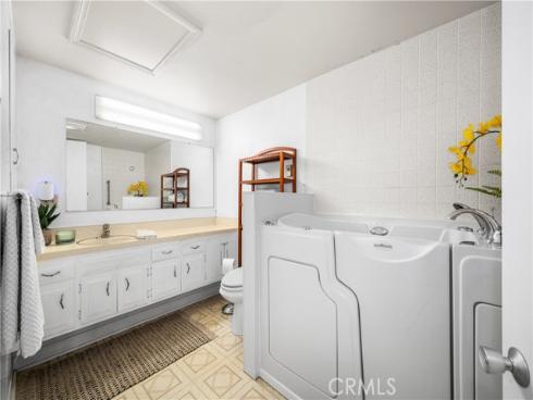 1502  Golden Rain  46J  RoadM-2, Seal Beach, CA