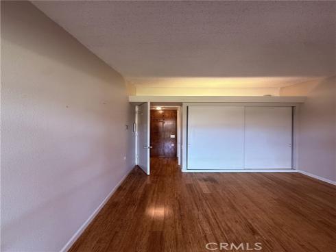 1661  Monterey  16-D , Seal Beach, CA