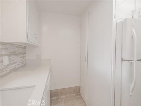 1880  St John Rd Mut 15, 33b  , Seal Beach, CA