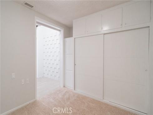 1880  St John Rd Mut 15, 33b  , Seal Beach, CA