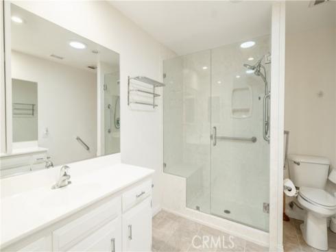 1880  St John Rd Mut 15, 33b  , Seal Beach, CA