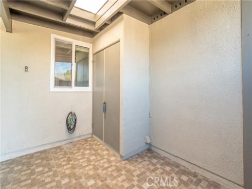 1880  St John Rd Mut 15, 33b  , Seal Beach, CA