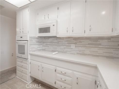 1880  St John Rd Mut 15, 33b  , Seal Beach, CA