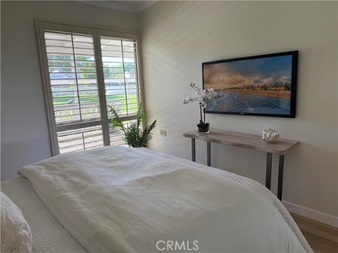 13881  Thunderbird M1-64d  , Seal Beach, CA