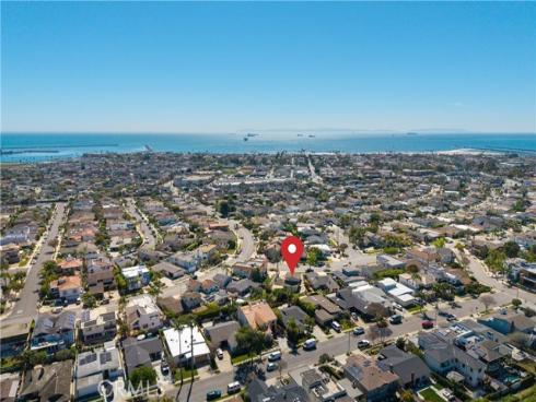 1135  Catalina Ave.  , Seal Beach, CA
