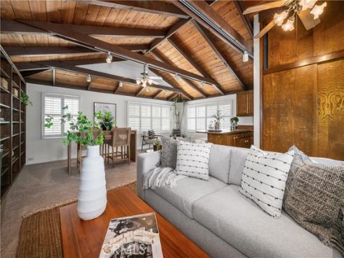 1135  Catalina Ave.  , Seal Beach, CA