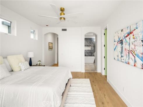 114  2nd  , Seal Beach, CA