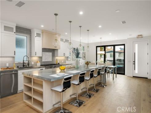 114  2nd  , Seal Beach, CA