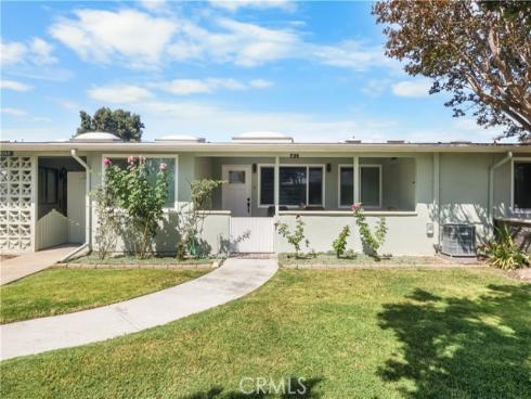 1221  Knollwood  47J  Road, Seal Beach, CA