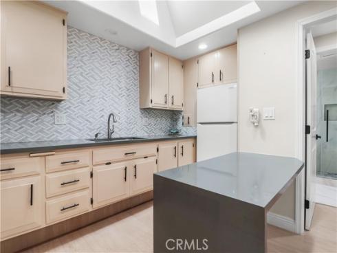 1221  Knollwood  47J  Road, Seal Beach, CA
