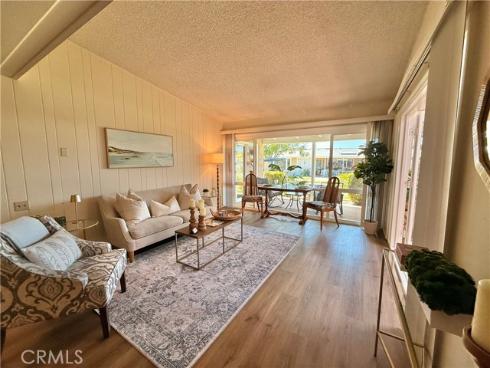 13560 Medinac 102B Lane, Seal Beach, CA