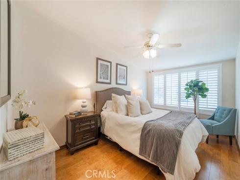 1681 Tam O Shanter M12 10H Road, Seal Beach, CA