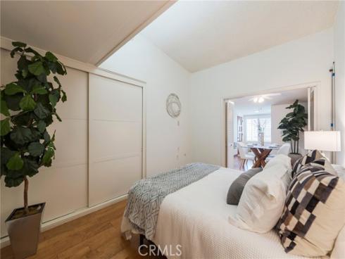 1681 Tam O Shanter M12 10H Road, Seal Beach, CA