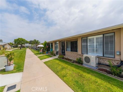 1681 Tam O Shanter M12 10H Road, Seal Beach, CA