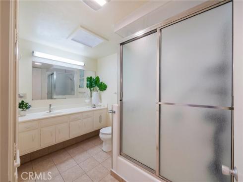 1681 Tam O Shanter M12 10H Road, Seal Beach, CA
