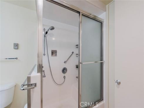 1681 Tam O Shanter M12 10H Road, Seal Beach, CA
