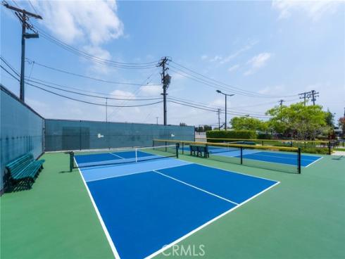 1681 Tam O Shanter M12 10H Road, Seal Beach, CA