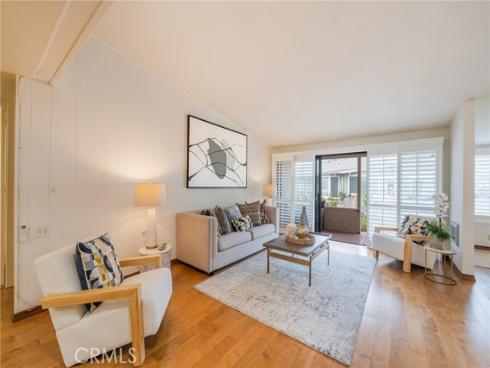 1681 Tam O Shanter M12 10H Road, Seal Beach, CA