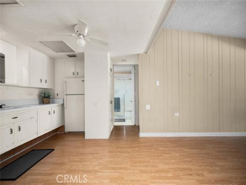 1562 Golden Rain 44D M2 Road, Seal Beach, CA