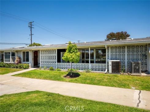 1562 Golden Rain 44D M2 Road, Seal Beach, CA